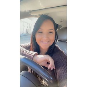 Meet your Posher, Nayeli